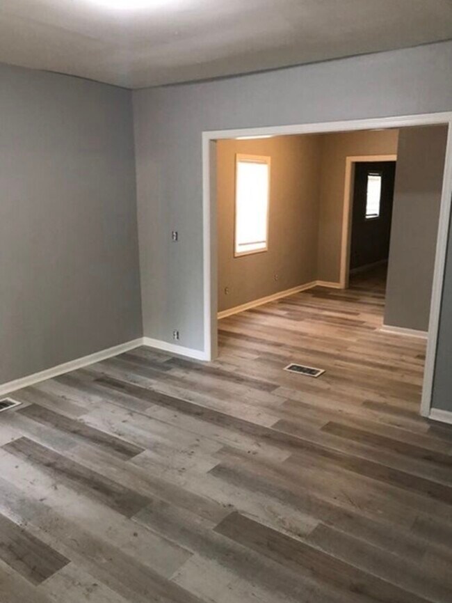 Photo - 832 S Pershing Ave Unit 832 South Pershing Ave