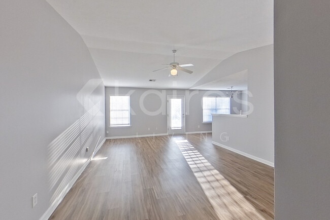 Photo - 261 Alexander Pointe Dr