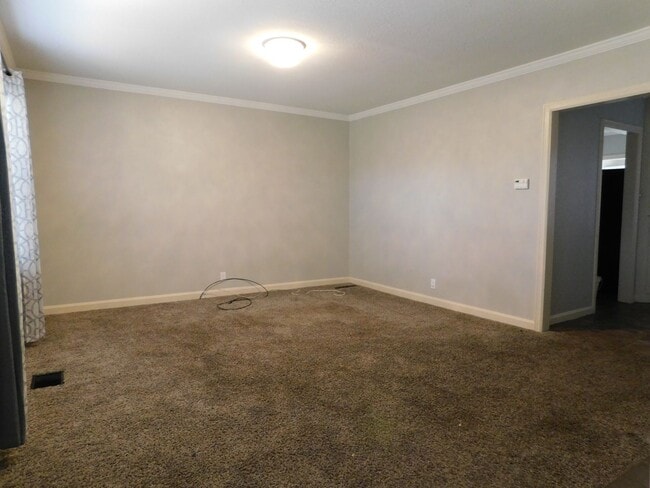 Photo - 2 Bed 1.5 Bath Duplex near downtown