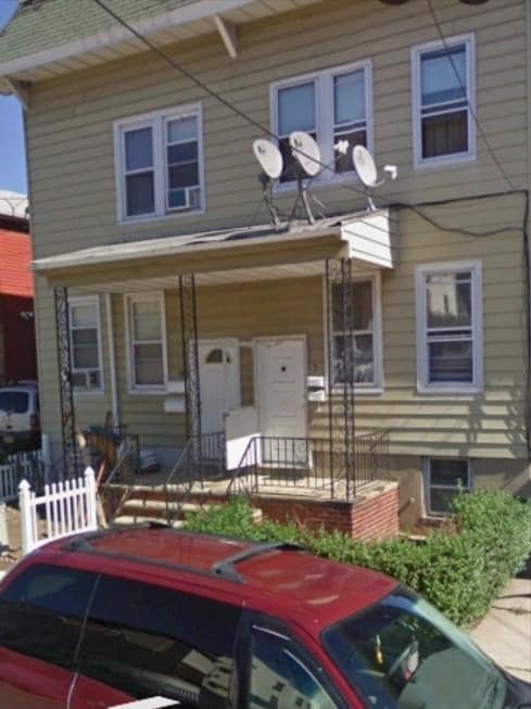Building Photo - 98-100-100 Windsor St Unit 2R