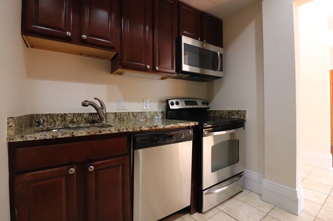 Photo - 2 Otis Pl Unit 3