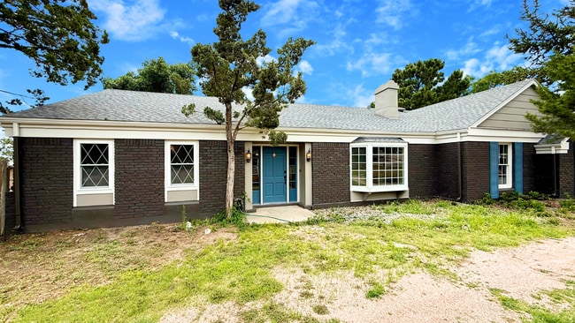 Building Photo - Stylish 3-Bedroom Remodel with Two Firepla... Rental
