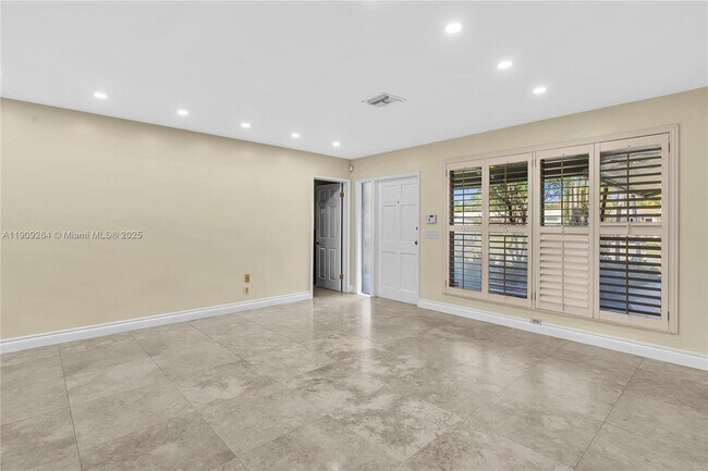 Photo - 2114 N 44th Ave