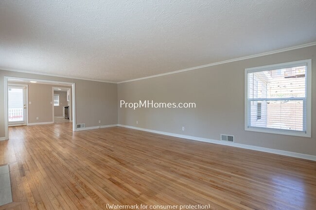 Photo - Updated Three Bedroom Home in Milwaukie Heights!