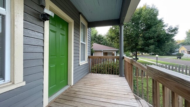 Photo - 838 S Oak St