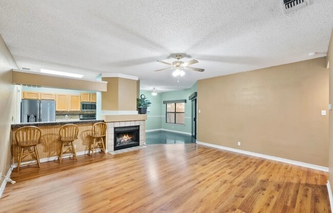 Photo - 9135 Deer Vlg