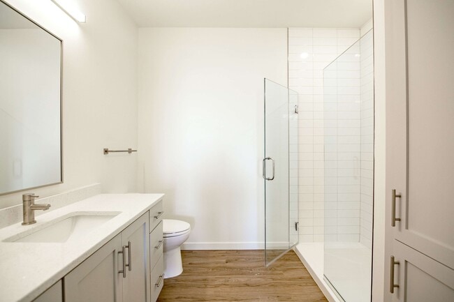 The Earl Apartments 3 Bed 2 Bath 1467