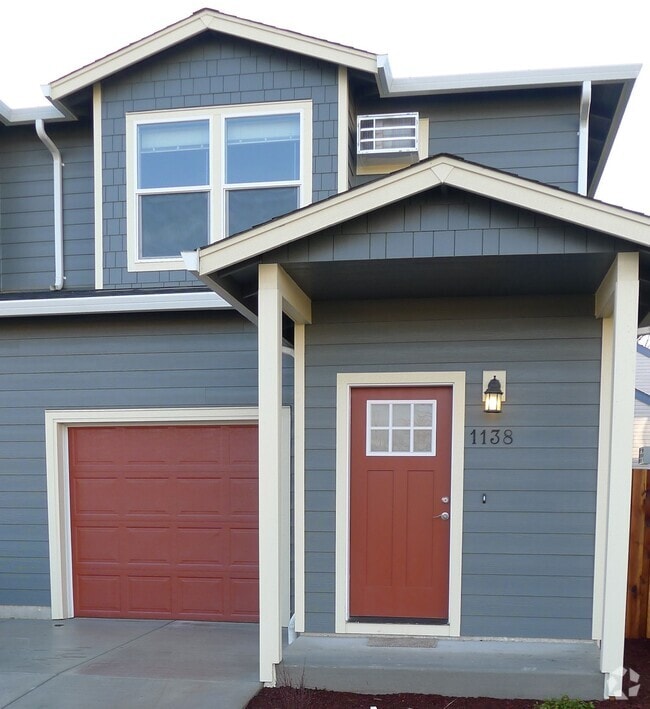 Building Photo - 1138 R St Rental