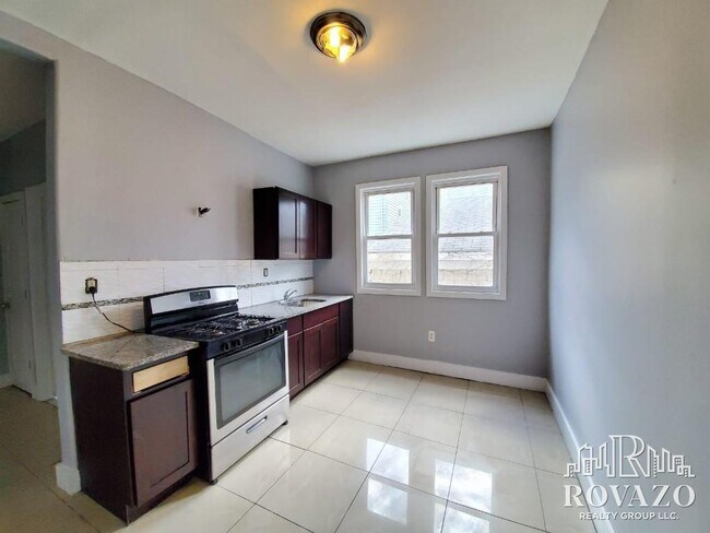 Photo - 356 Wainwright St Unit 2L