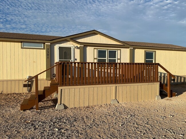 Photo - 7301 E County Road 62