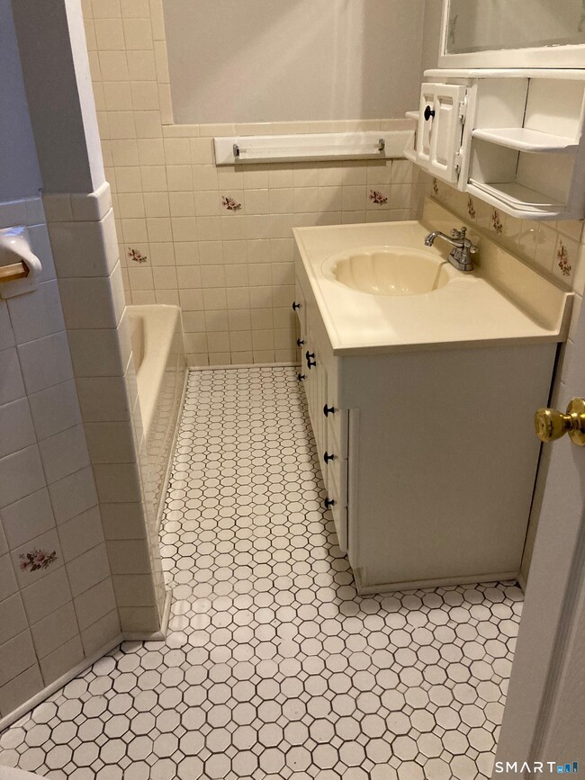 Photo - 235 Deacon St