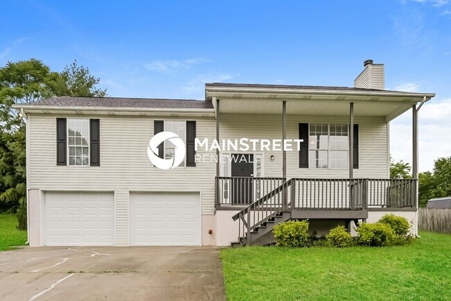 Building Photo - 3 Bedroom Pet-Friendly Home in KNOXVILLE, TN with Main Street Renewal