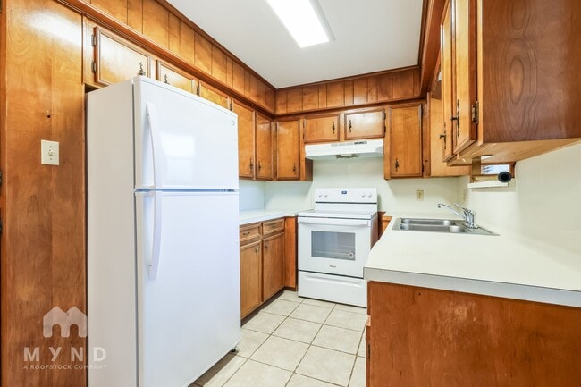 Photo - 1502 Maple St