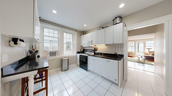 Photo - 2035 Commonwealth Ave Unit 9