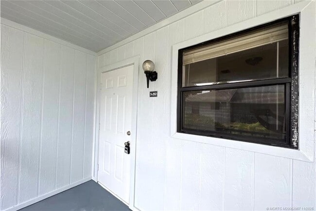 Building Photo - 6543 SE Federal Hwy Unit 202