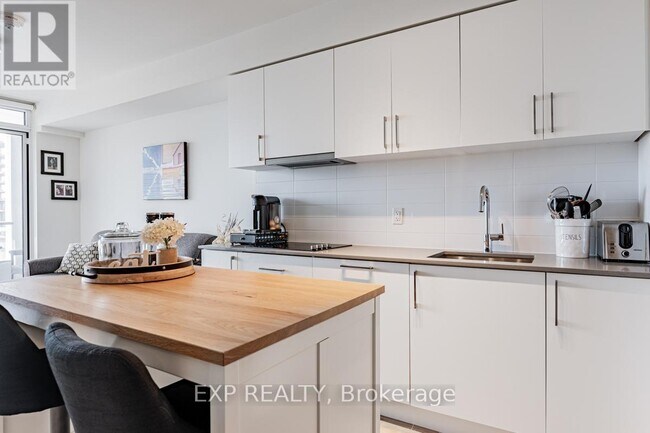 Photo - 27 Bathurst St Unit 409w