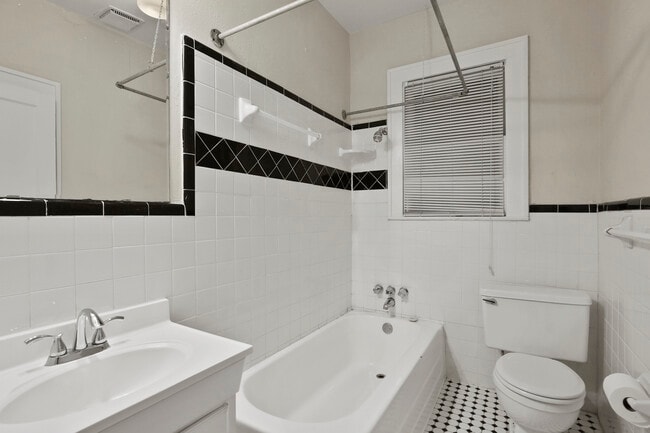Photo - 5930 Velasco Ave