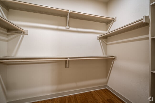 1BR, 1BA - 854SF