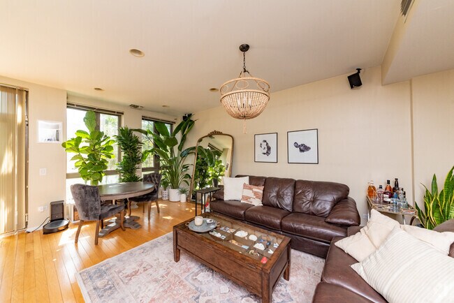 Building Photo - 400 N Clinton St Unit 307 Rental