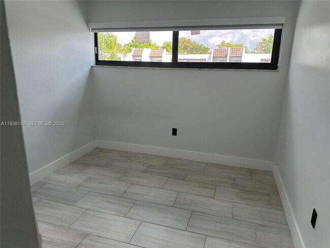 Photo - 6526 Kendale Lakes Dr