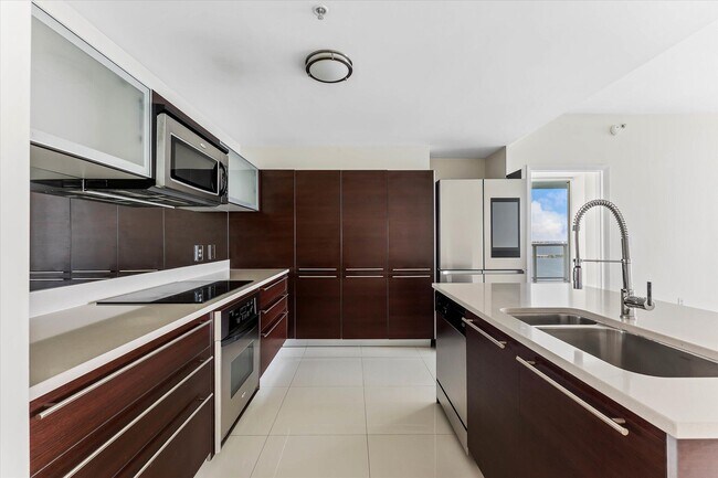 Photo - 1900 N Bayshore Dr Unidad 3702