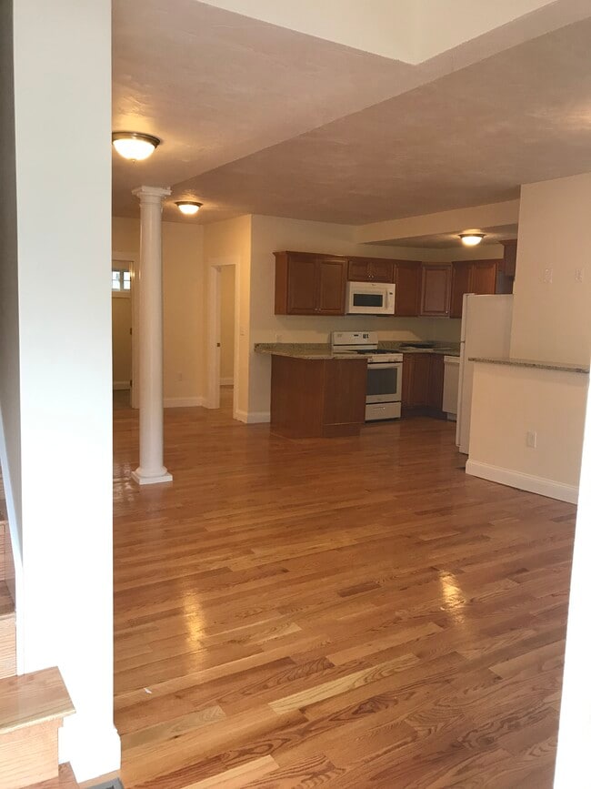 Photo - 18 Rockdale Ave