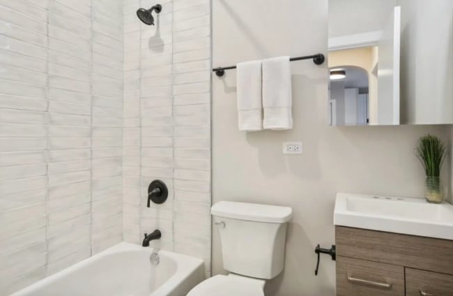 Photo - 659 W Wrightwood Ave