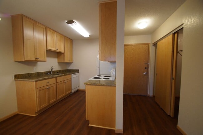 Building Photo - Pinto Suite Unit 419