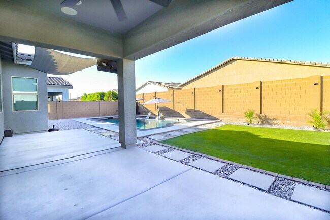 Photo - 14144 W Smoketree Dr
