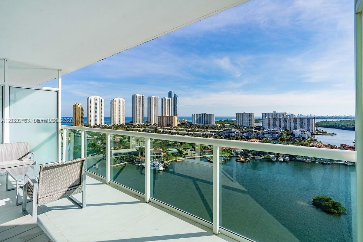 Photo - 400 Sunny Isles Blvd Unidad 1804
