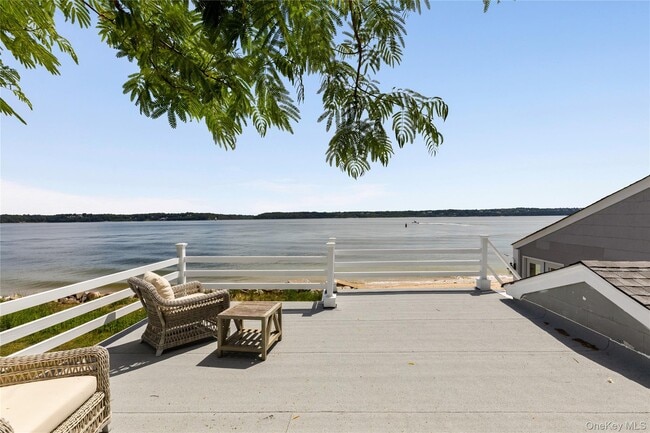 Photo - 335 Centre Island Rd