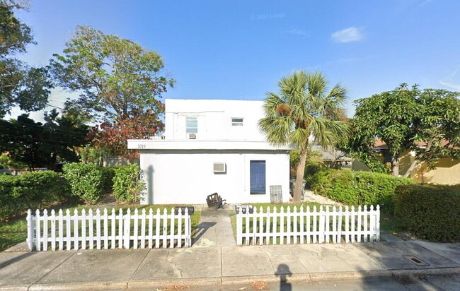 Photo - 3721 Henry Ave Townhome