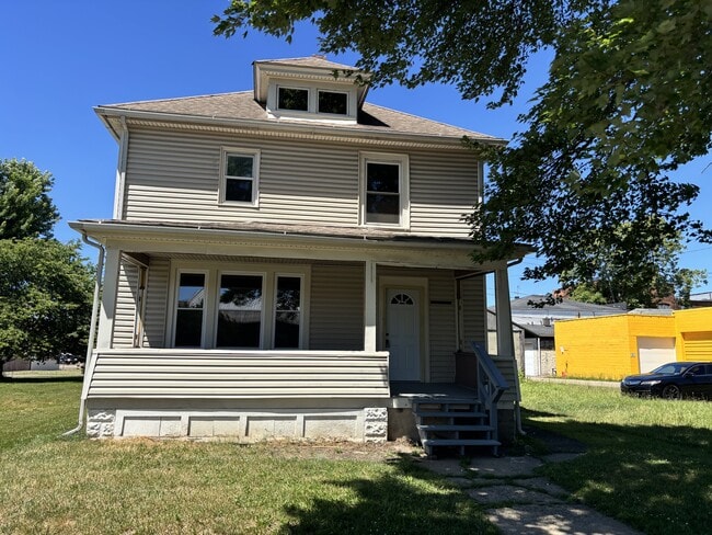 Building Photo - 351 1st St SE