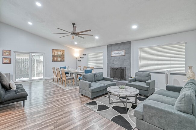 Photo - 11618 Corona Ln