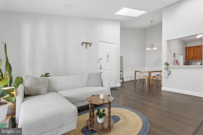 Photo - 11 Poillon Ct