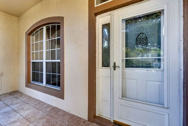 Photo - Available NOW - 3/2 Split Plan Home in Eustis with large Florida Rm!