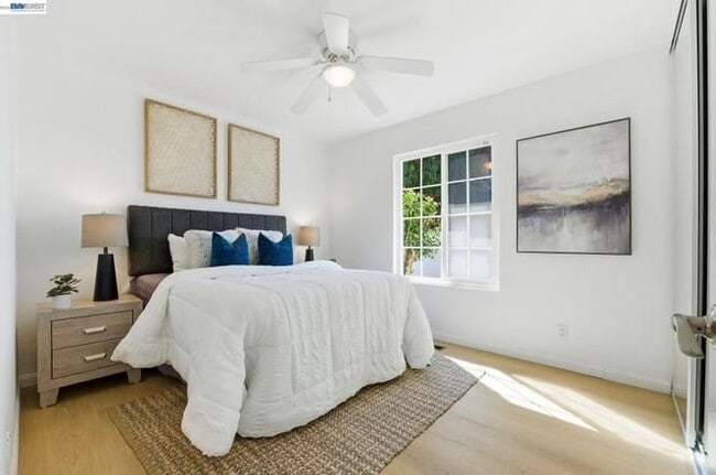 Photo - 2446 Bing Pl