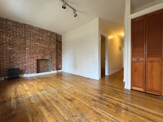 Photo - 3135 Broadway Apartment Unit 17