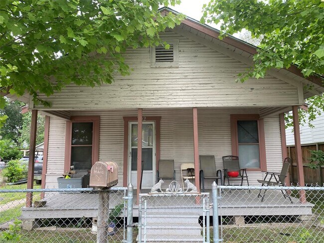 Photo - 702 Tabor St