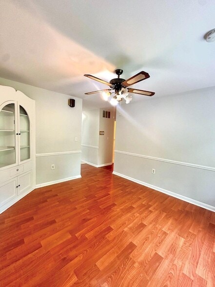 Photo - 3535 Duke St