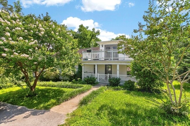 Photo - 3008 Lakeshore Dr