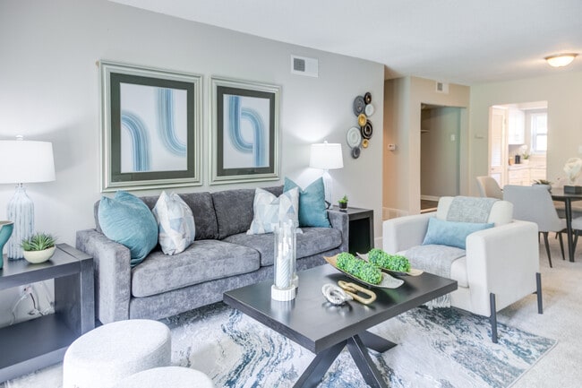 Photo - Thirty-One 32 Cypress