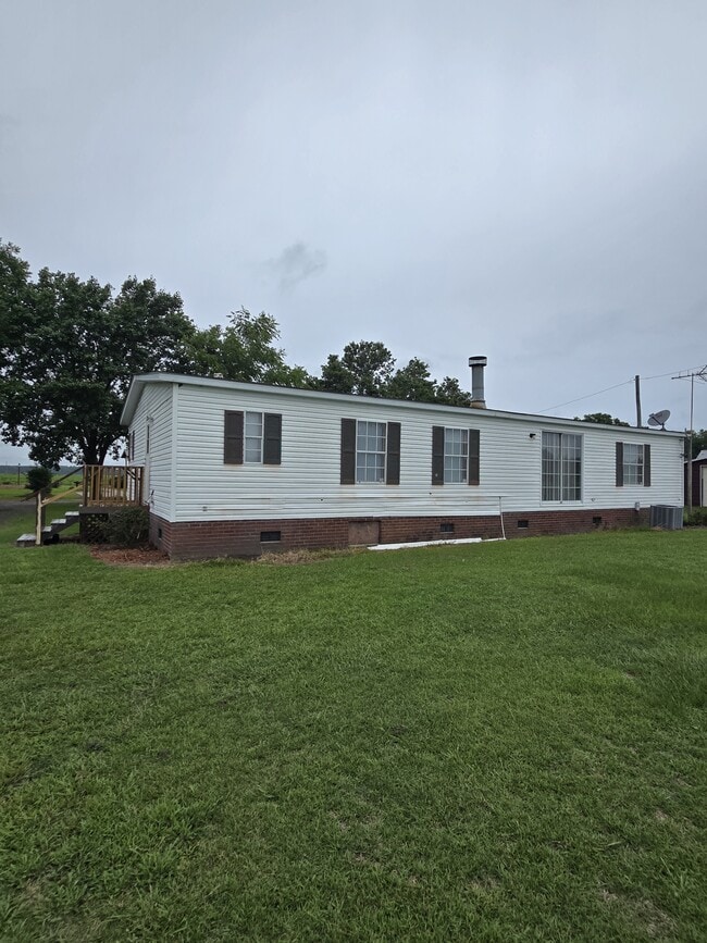 Photo - 1717 Black Rd