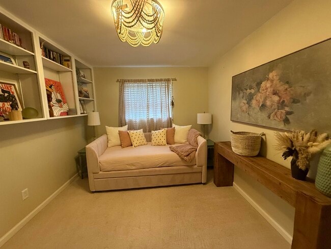 Photo - 2306 W Indianhead Dr