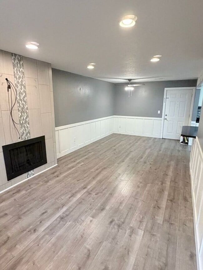 Photo - East Millcreek 2 bed 1 bath Condo Unit APT 16