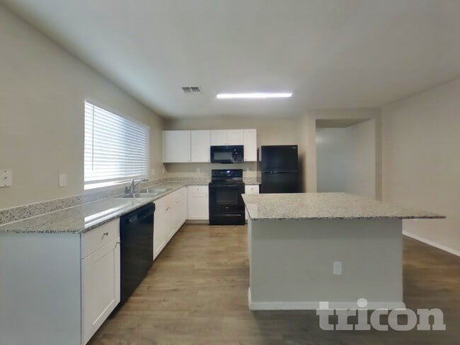 Photo - 3326 W St Anne Ave