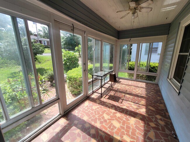 Photo - 608 Talaflo St