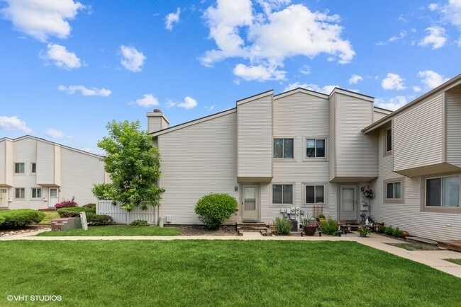 Building Photo - 1030 Emerald Dr Rental