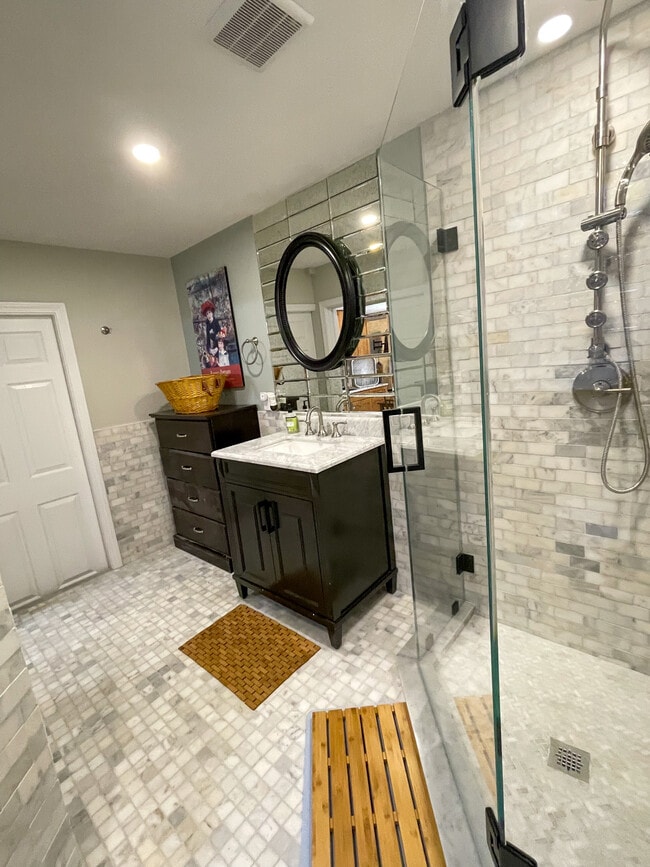 Photo - 24 Warwick Rd Unit B