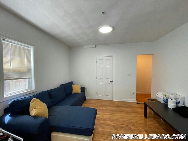 Photo - 48 Derby St Unit 1